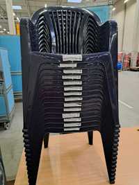Sprzedam nowe krzesła firmy KETER