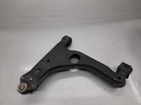 Braço de suspensão frente direito OPEL Astra H Hatchback (L48)