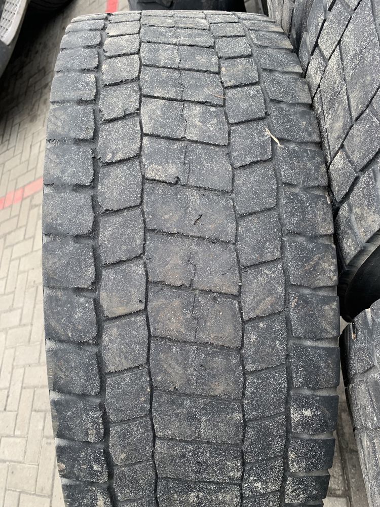 Bridgestone 315 70 22,5 продам 2 колеса грузовые