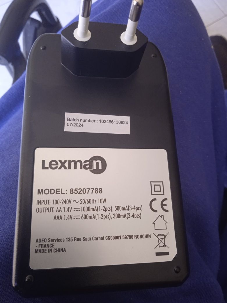 Carregador de pilhas  Lexman AA-AAA, novo sem uso