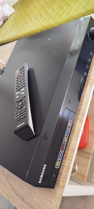 Sprzedam odtwarzacz DVD firmy Samsung.