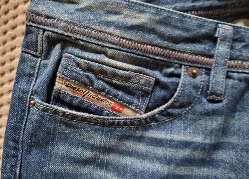 Spodnie jeans DIESEL  29/30 unisex