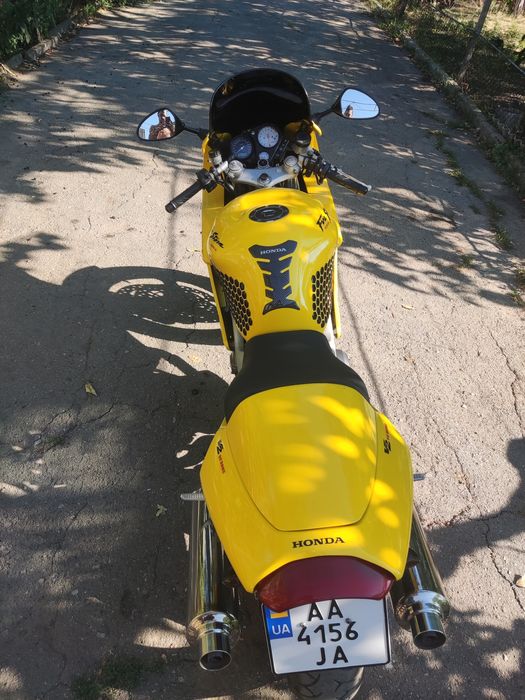 Продам vtr 1000 f