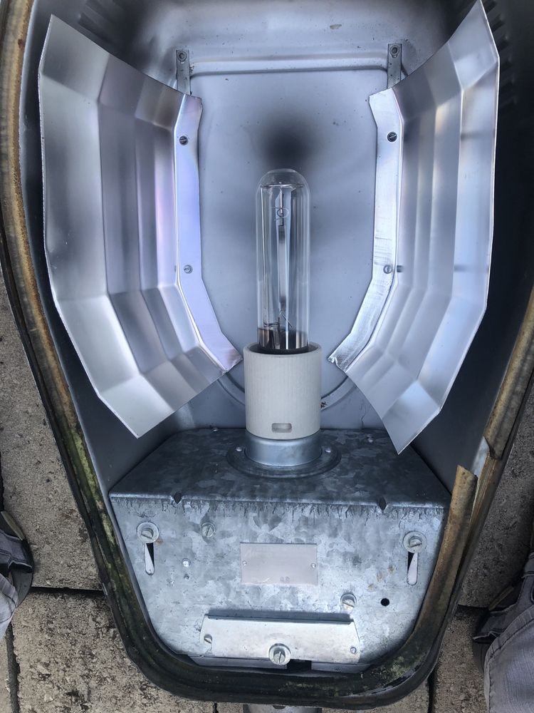 Lampy uliczne oświetleniowe