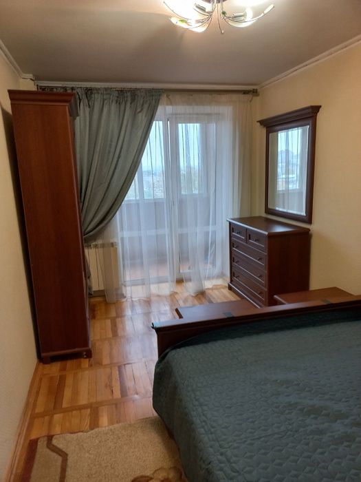 Оренда 3 кімнатної квартири по вул. Захисників України