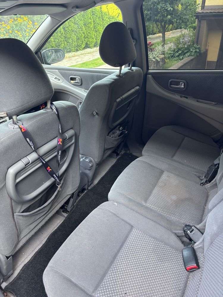 Nissan Almera Tino