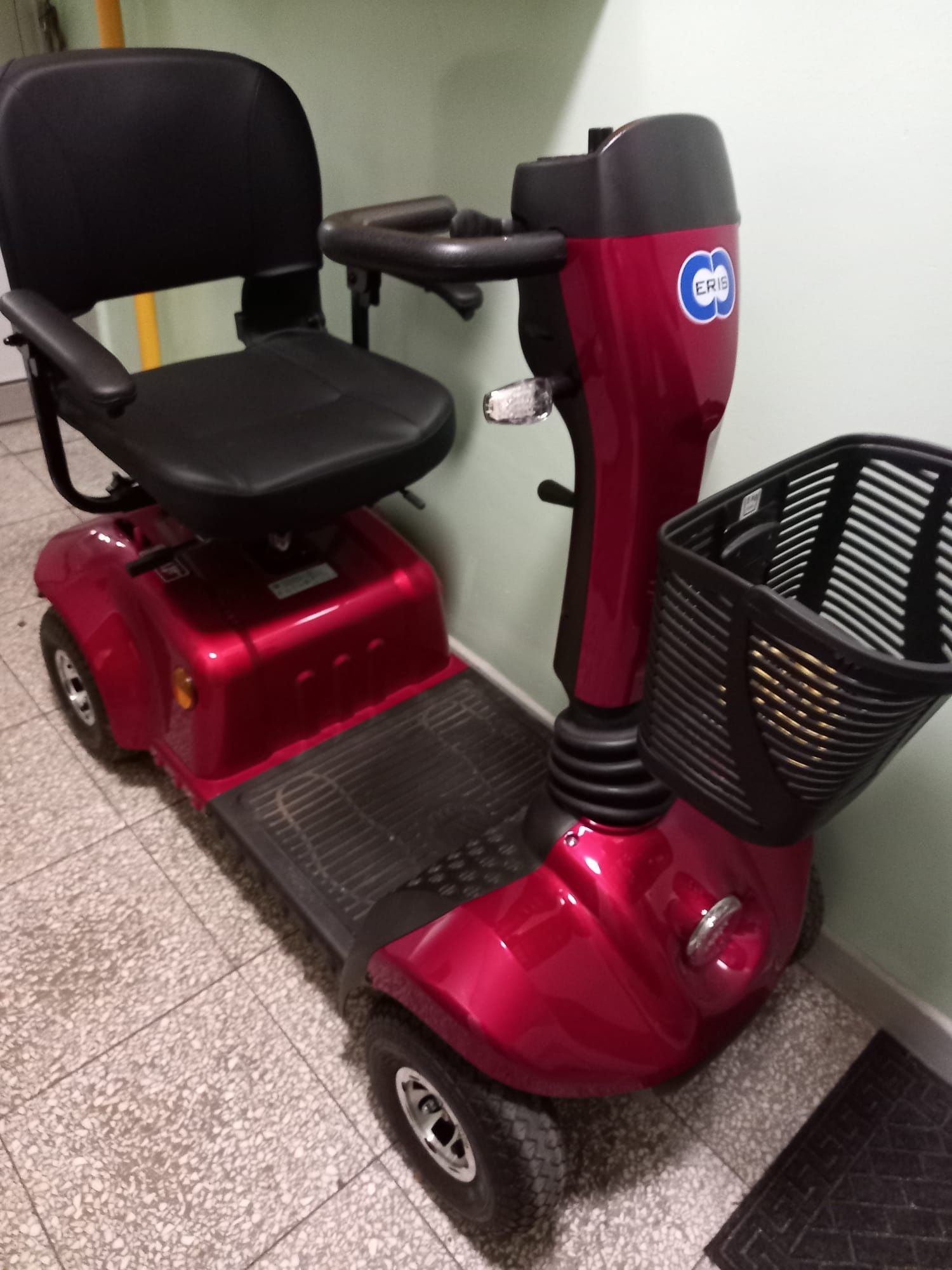 Inwalidzki skuter elektryczny