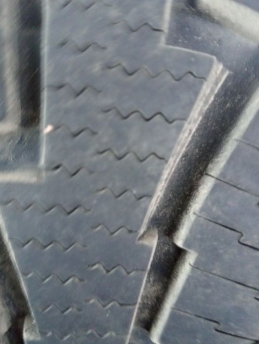 Продам резину  Hankook 255/55 R18