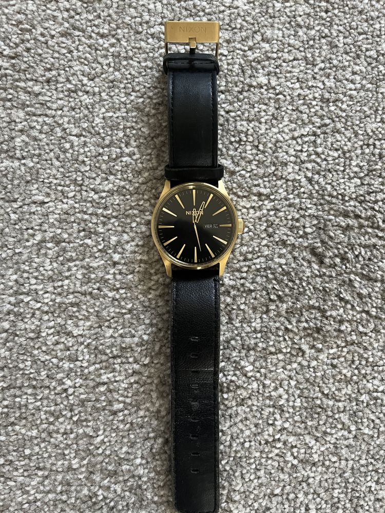 Nixon Sentry Leather Black e Gold