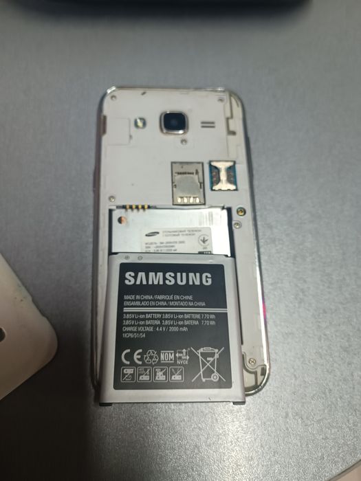 Samsung j200 j2 2015 цілий на запчастини