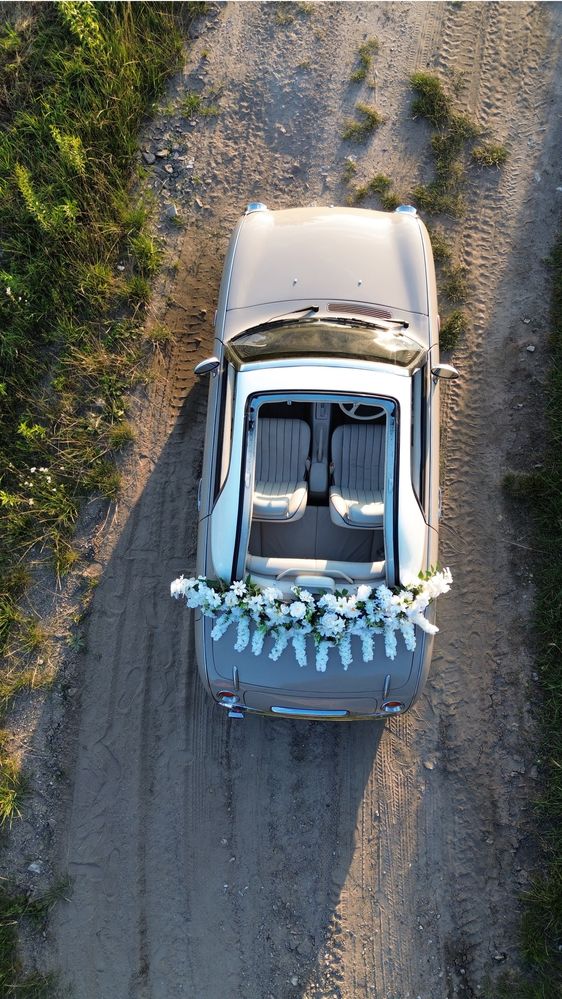 Nissan Figaro klasyk auto retro do ślubu na sesję,włoski, cabrio