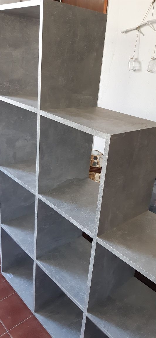 Estante SCALA da Conforama praticamente nova cinzenta