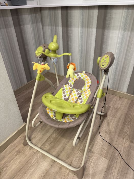 Крісло-гойдалка carrello nanny заколисуючий центр шезлонг