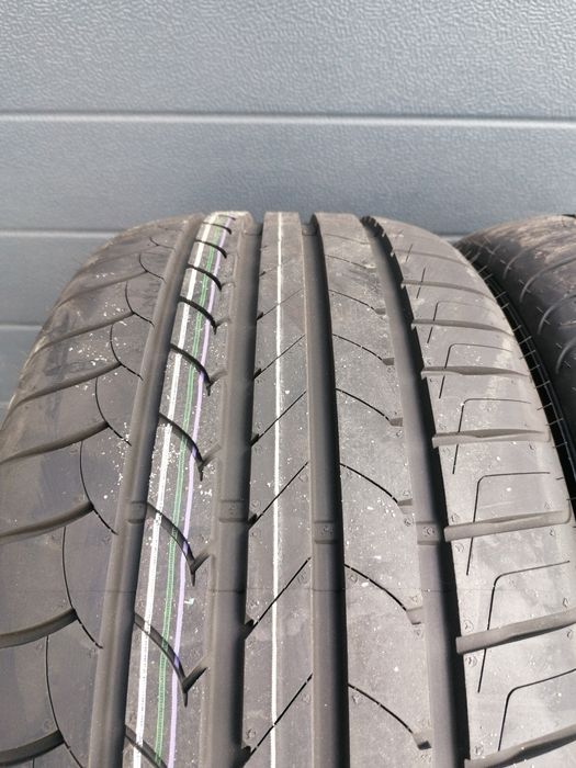2x255/40 R19 Goodyear EfficientGrip Run Flat AOE Nowe letnie