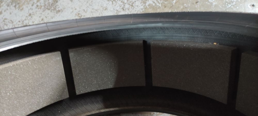 Pneus 285/35/20  semi novos