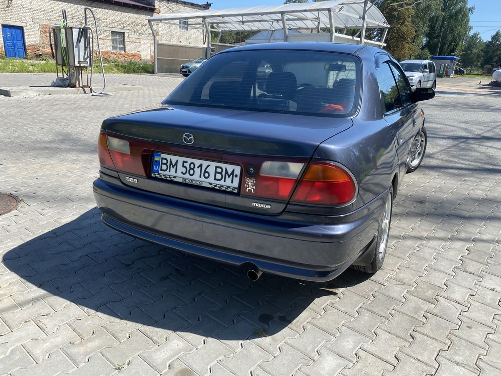 Mazda 323  ba автомобіль