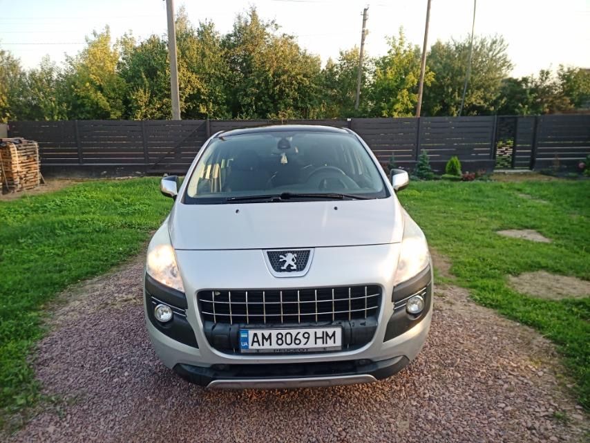 Продам Пежо 3008
