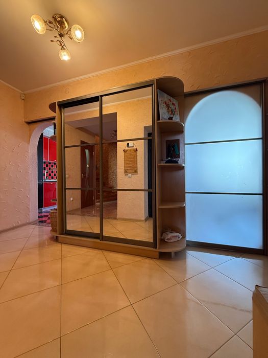 3-кімн. квартира 132м.кв. Будинок 2008р. Вул. О. Басараб.!!