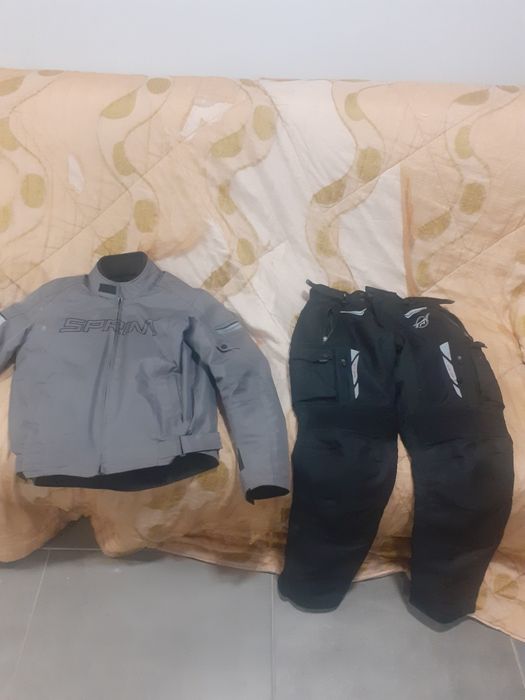 Vendo calças e casaco para moto