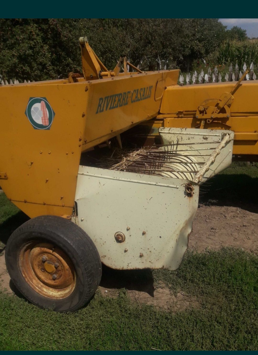 Продається прес-підбирач Reviere-Casalis KR-40TS

Ширина захвату 1,4 м