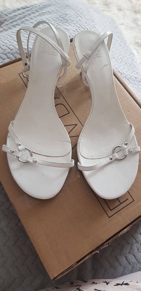 Zara białe sandały r. 39