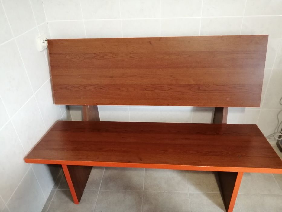 Обідній стіл з лавкою