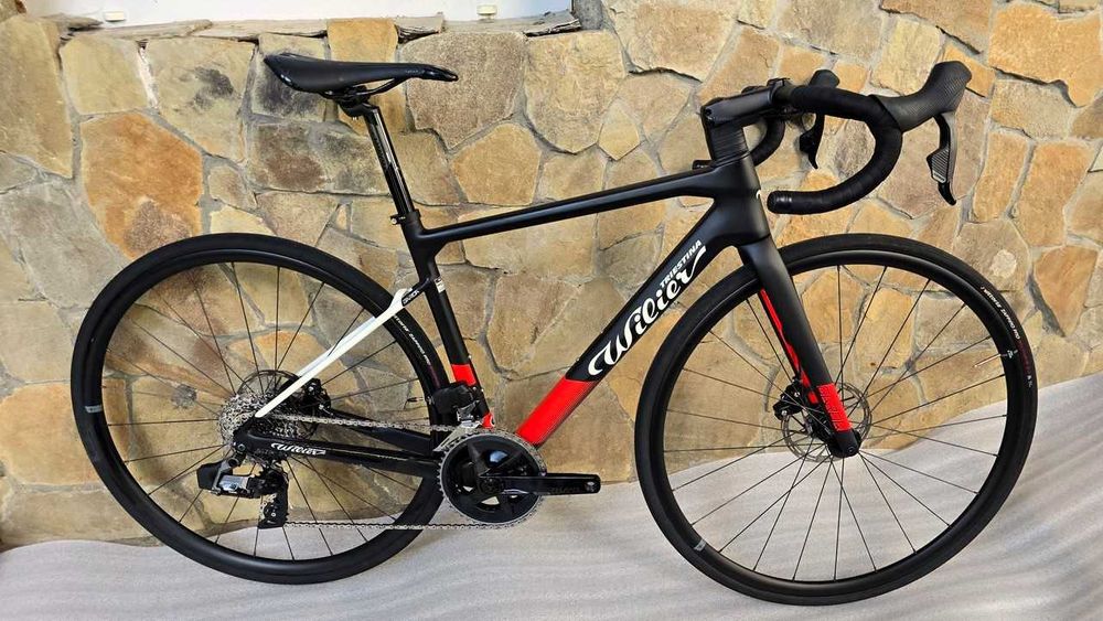 Карбоновий шосейний велосипед Wilier Garda Sram Rival eTap AXS