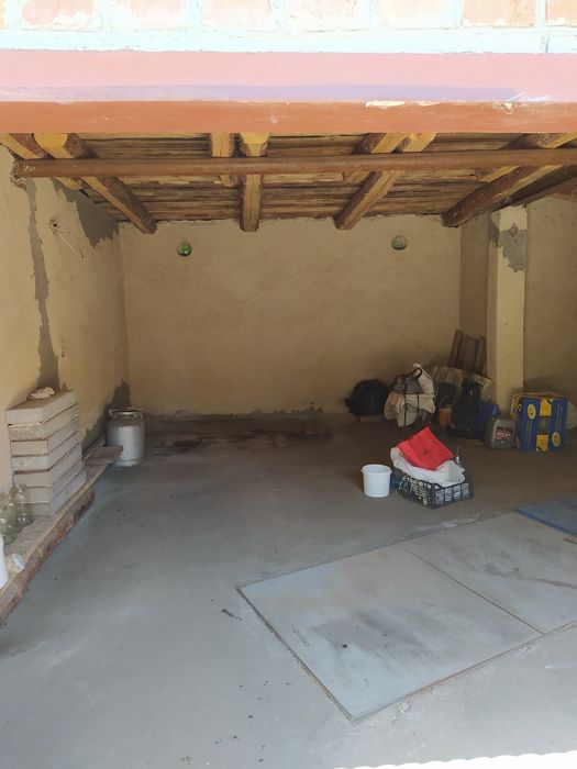 Продам великий капітальний гараж в центрі міста Гадяч