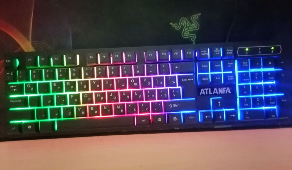 Продам клавиатуру