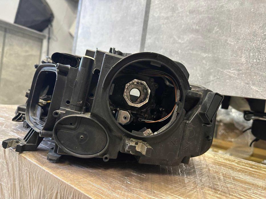 Фара Правая Audi A4/S4 B8 2007 2008 2009 2010 2011 на запчасти