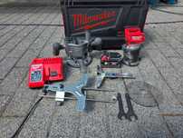 Frezarka krawędziowa MAKITA RT0702CX2J 710W w walizce MAKPAC