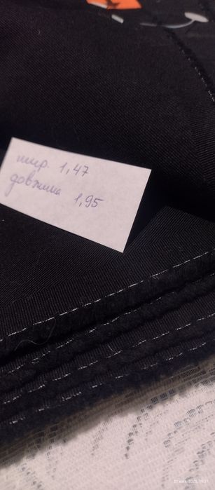 Відрізи різних тканин, біла