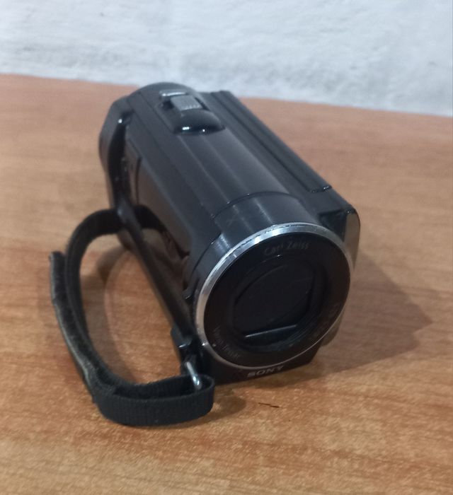 Видеокамера Sony HDR-CX110E