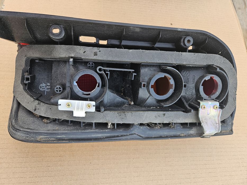 Farolim Esquerdo Toyota Hiace