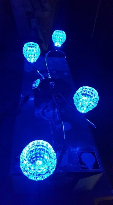 Lampa LED niebieskie kolor szkło kryształki do salonu eglo pilot