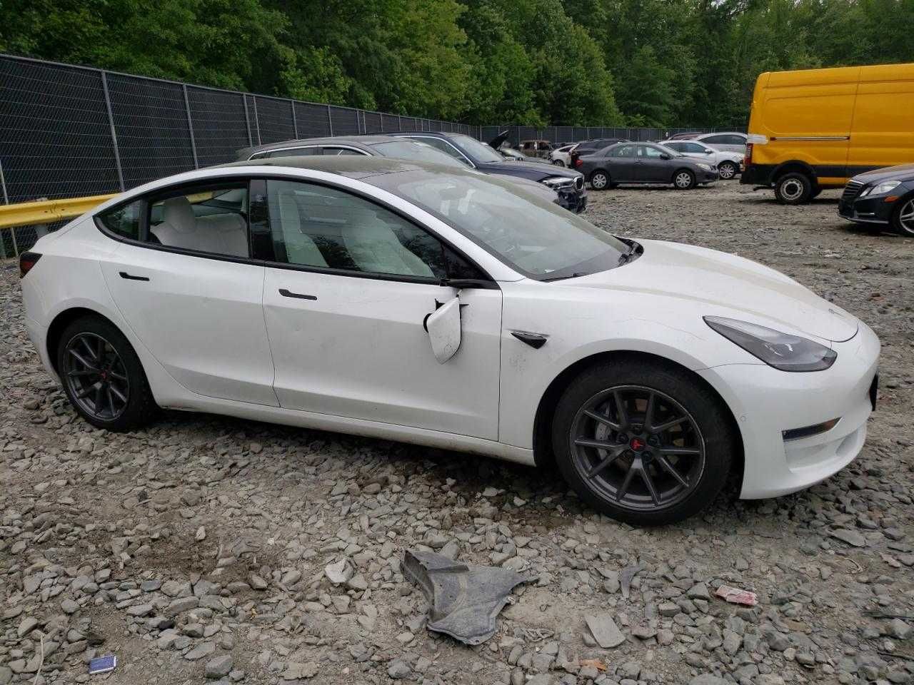 Tesla Model 3 (2021)