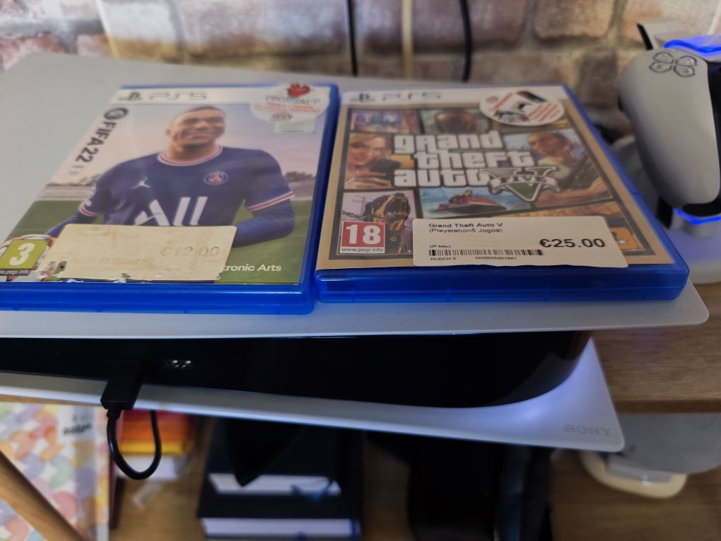 PlayStation 5 com 1 comando