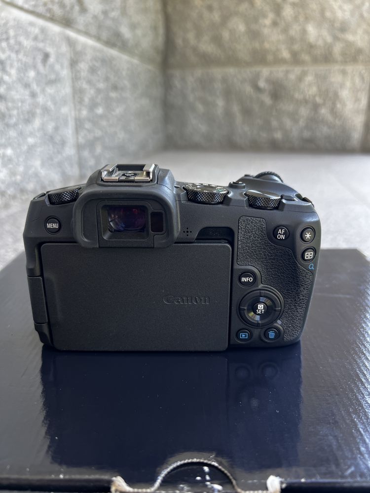 Canon EOS RP >1000 Cliques