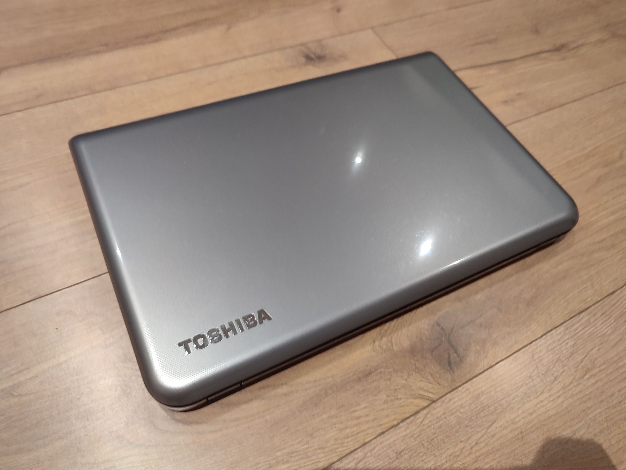 Ноутбук Toshiba satellite сенсорний, і5, ram 8 gb, ssd 120+hdd1000