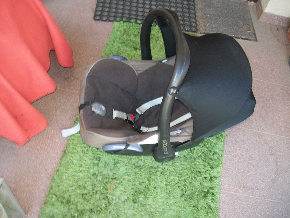 foteliki samochodowe różne kolory i wielkości