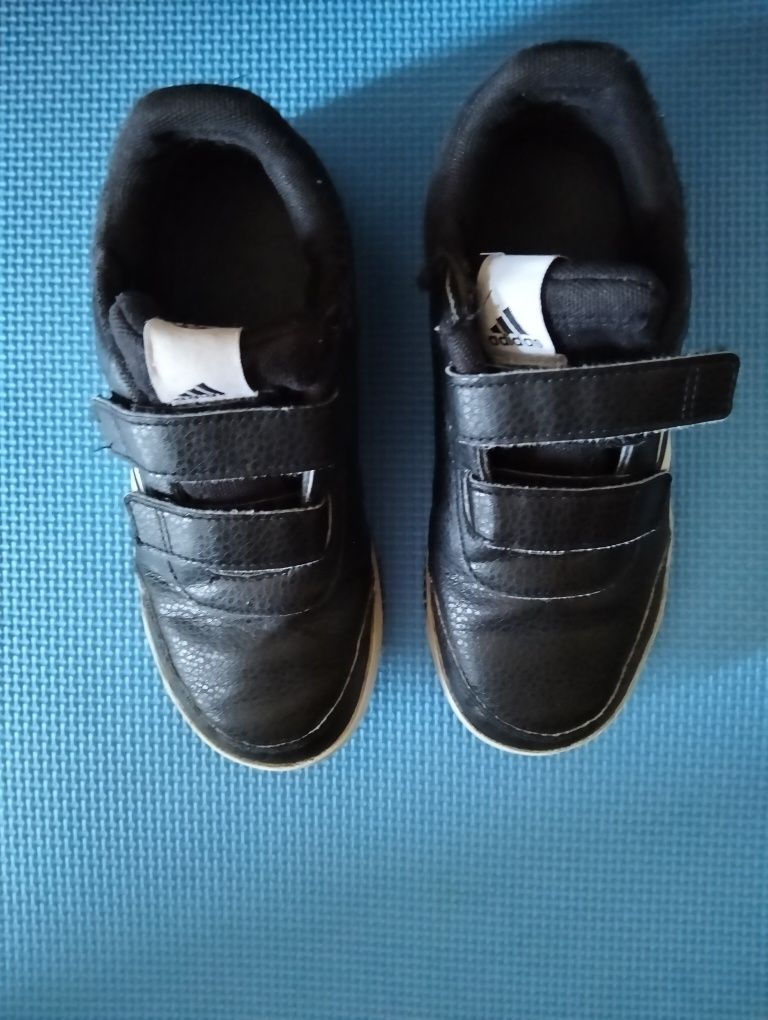 Sapatilhas adidas tamanho 33
