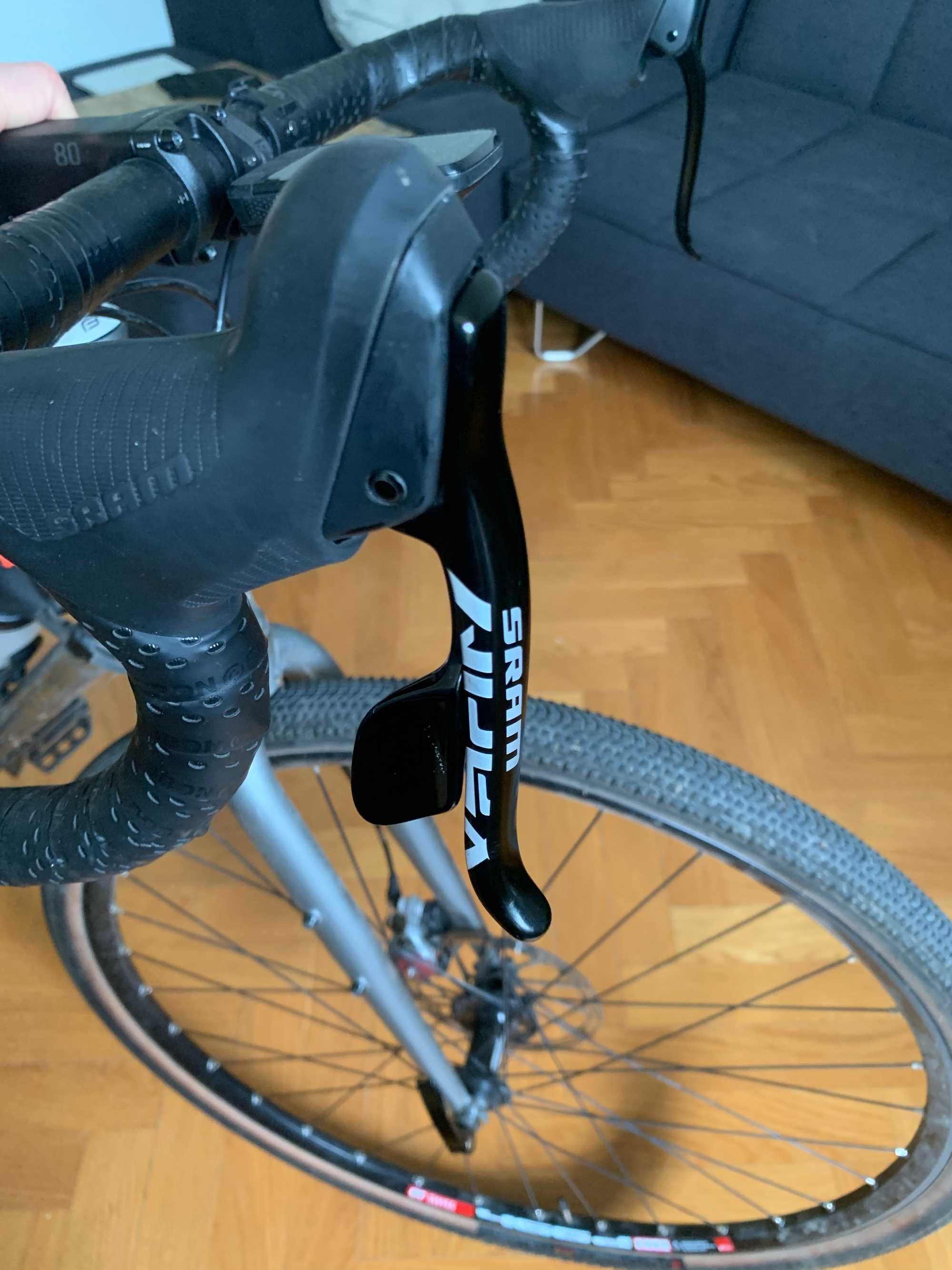 Hamulce hydrauliczne tarczowe Avid BB7 + Klamkomanetki SRAM Apex 1/11