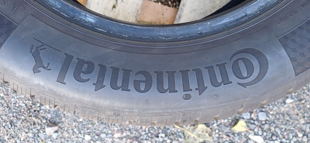 205/60R16 92H CONTINENTAL , dwie używane opony zimowe.