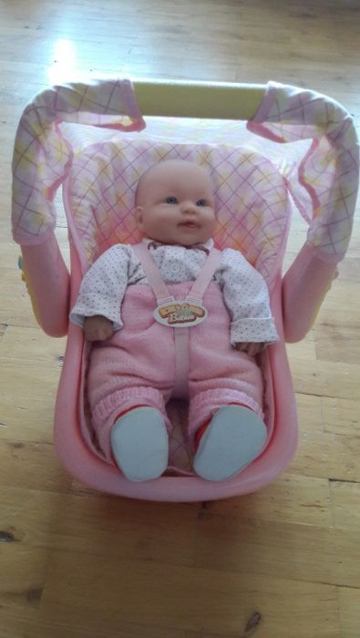 Zabawkowa kołyska dla lalki baby
