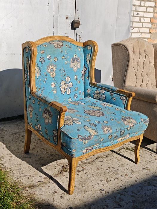 Крісло в класичному стилі