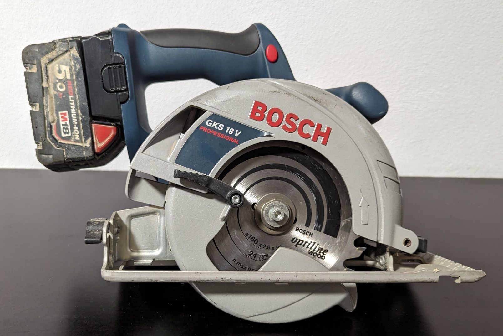 Adapter Bosch Old Professional NiCd na baterie Milwaukee M18.