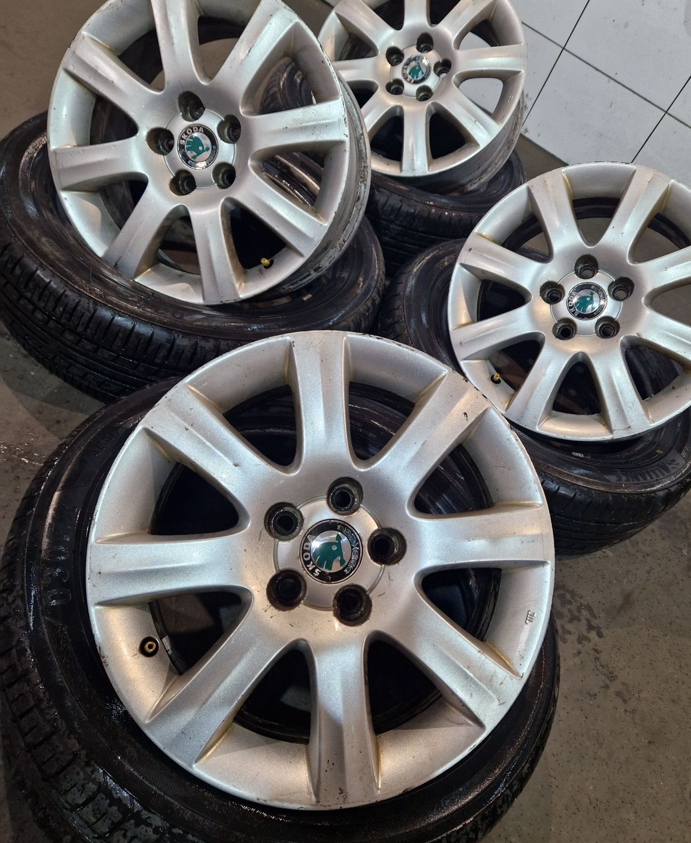 4x oryginalne felgi aluminiowe 15 cali Skoda 5X100