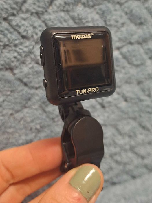 Mozos Tuner Pro stroik do instrumentów strunowych