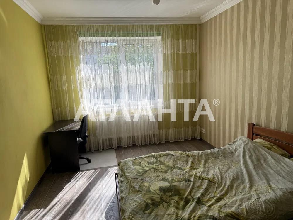 Продаж 3-кім. квартири з ремонтом по вул. Плуговій.