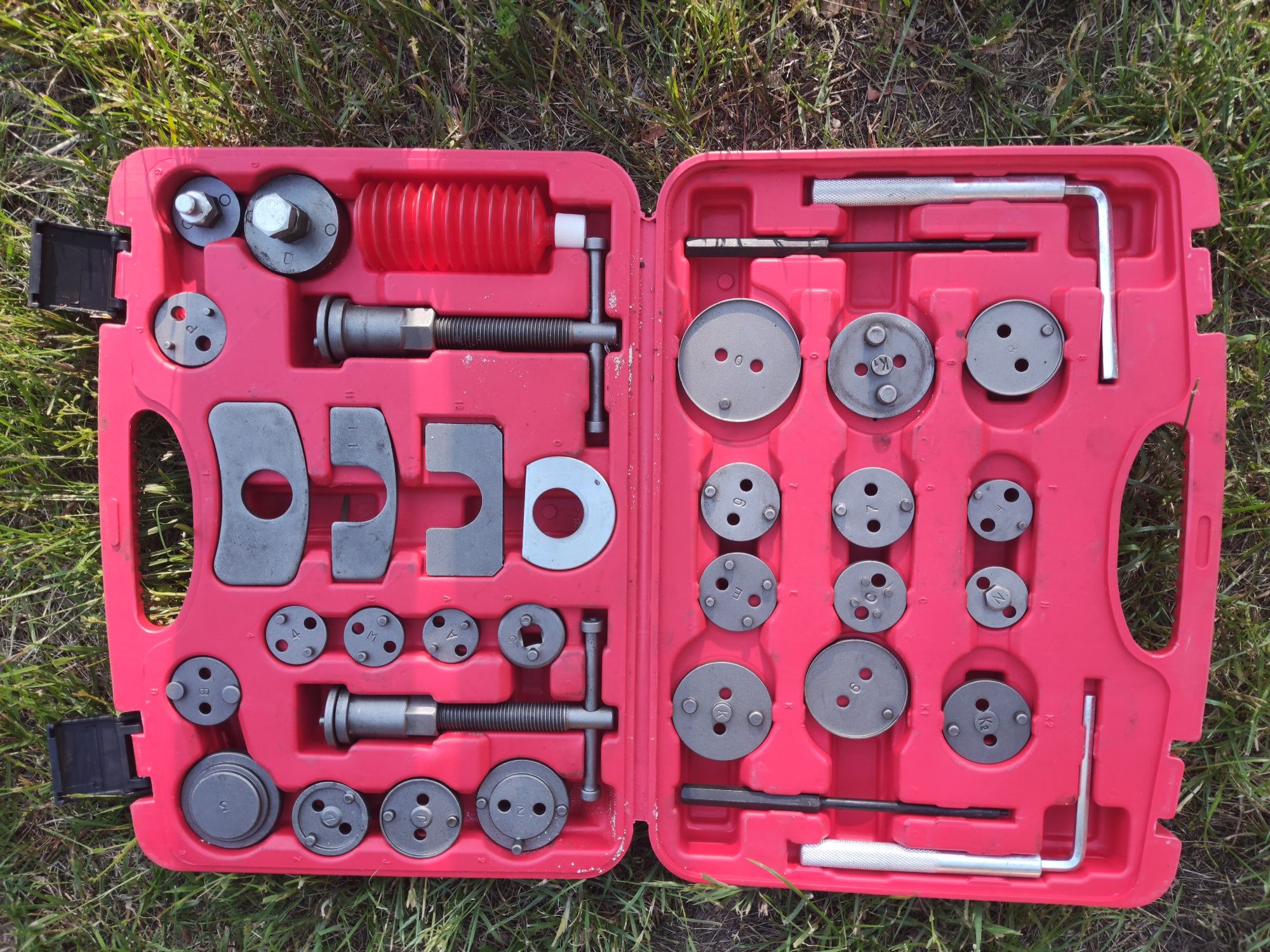 Zestaw do wyciskania tłoczków hamulcowych 35 szt.  Blacktools